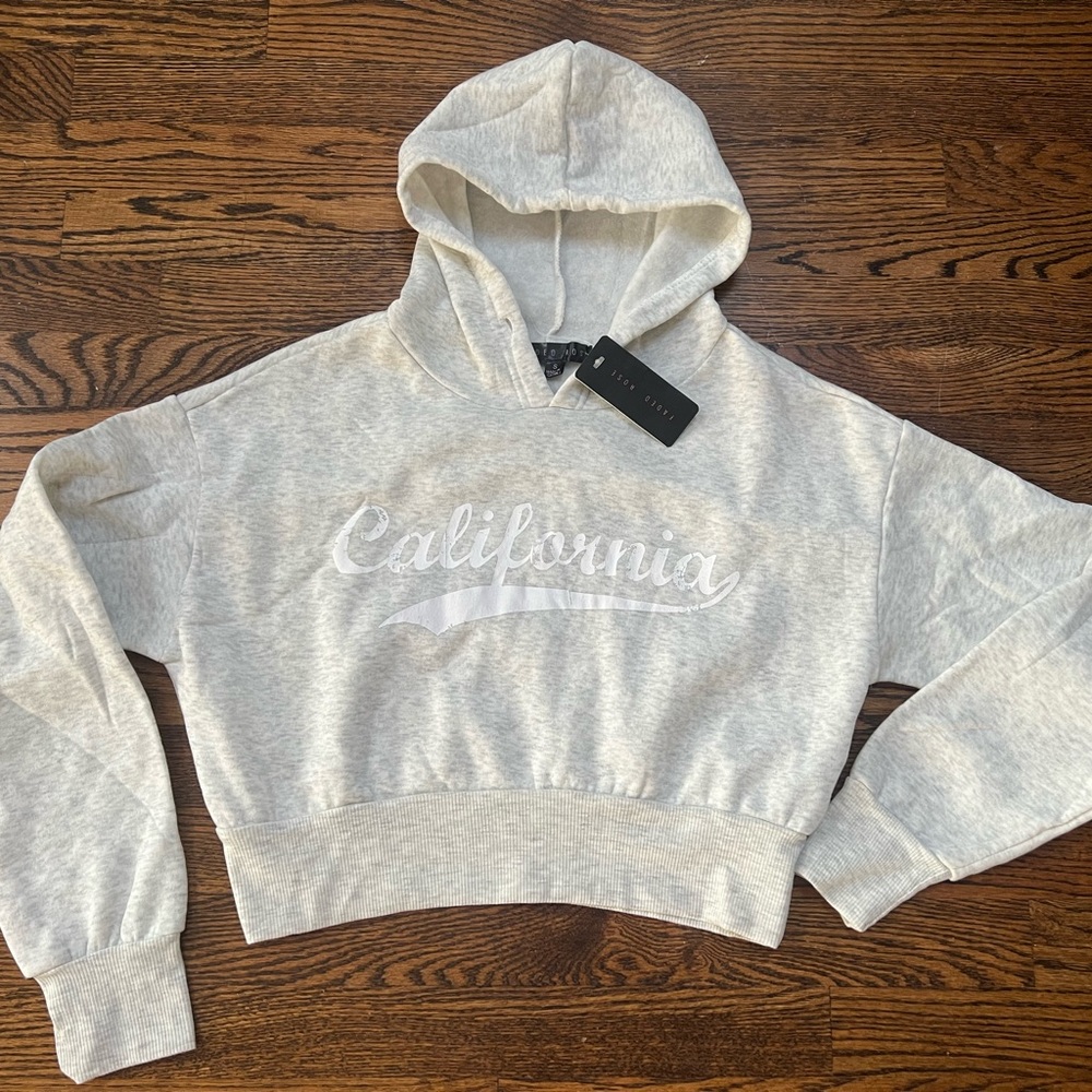 BNWT Cropped hoodie sz S women’s